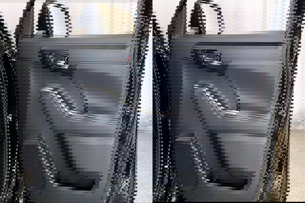 Used 2022 Toyota Highlander XLE image 26