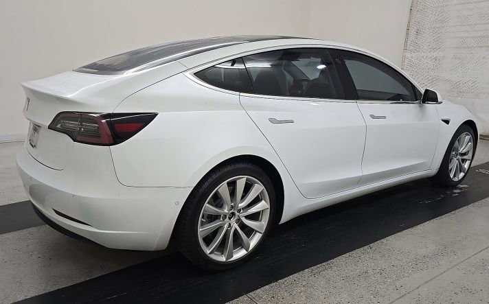 Used 2018 Tesla Model 3 Mid Range RWD image 2