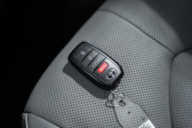 Used 2024 Toyota Highlander Platinum image 48