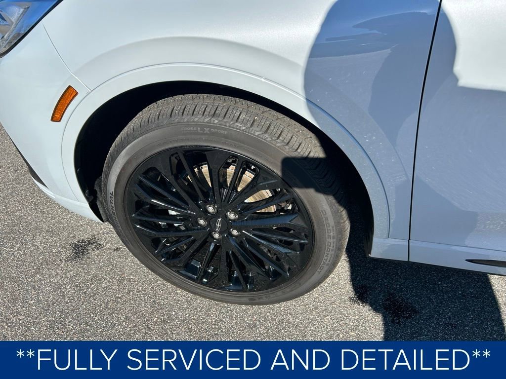 Used 2025 Lincoln Corsair Reserve w/ Equipment Group 202A image 15