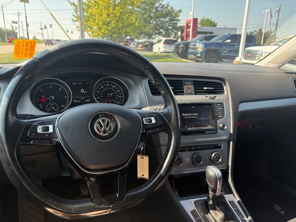 Used 2015 Volkswagen Golf TDI S FWD image 9