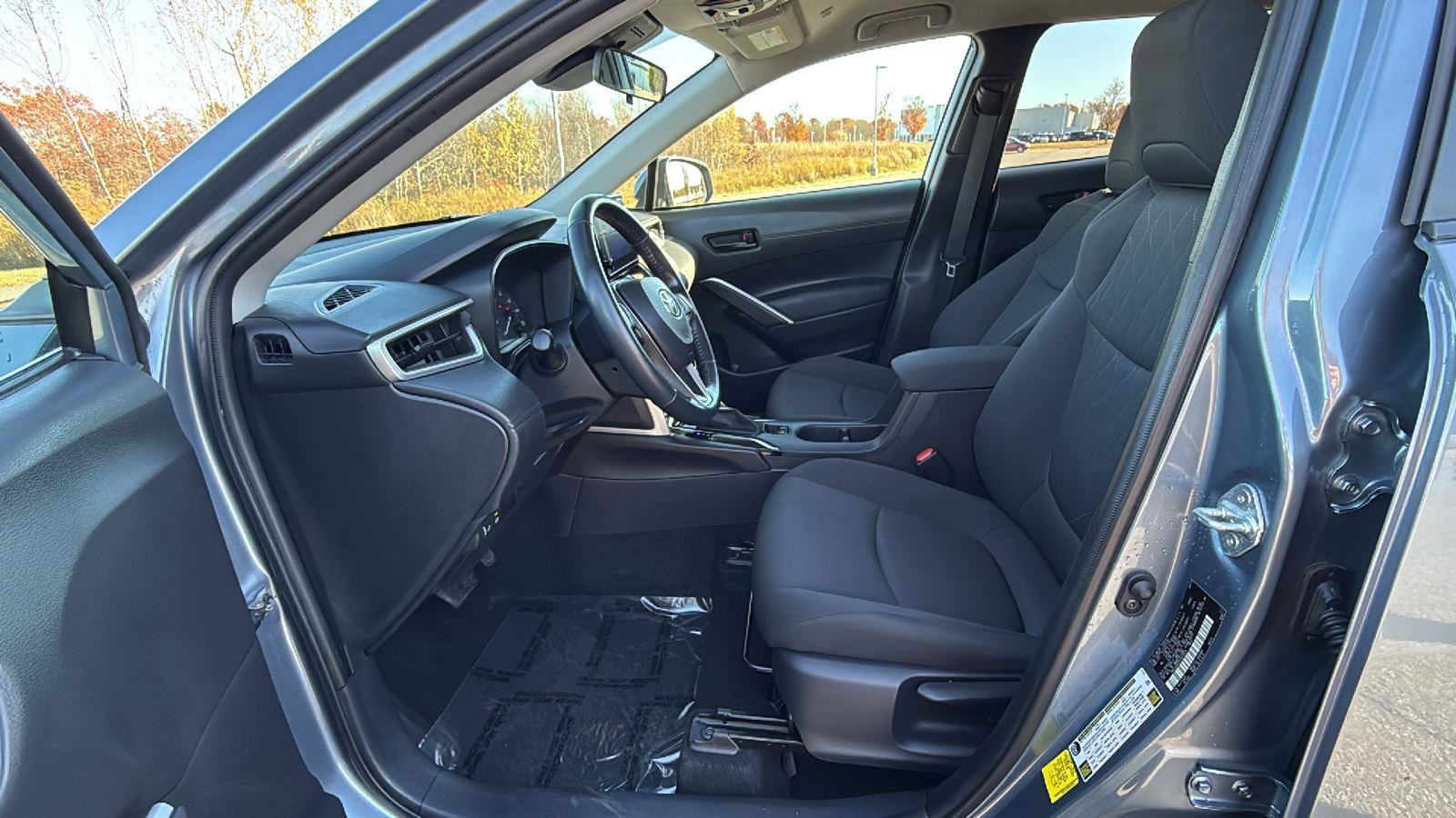 Used 2023 Toyota Corolla Cross LE image 24