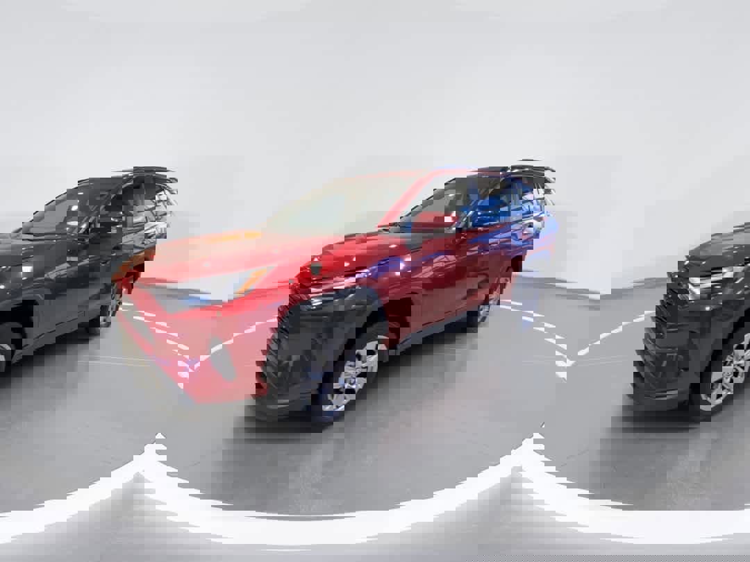 Used 2025 Toyota RAV4 XLE image 4