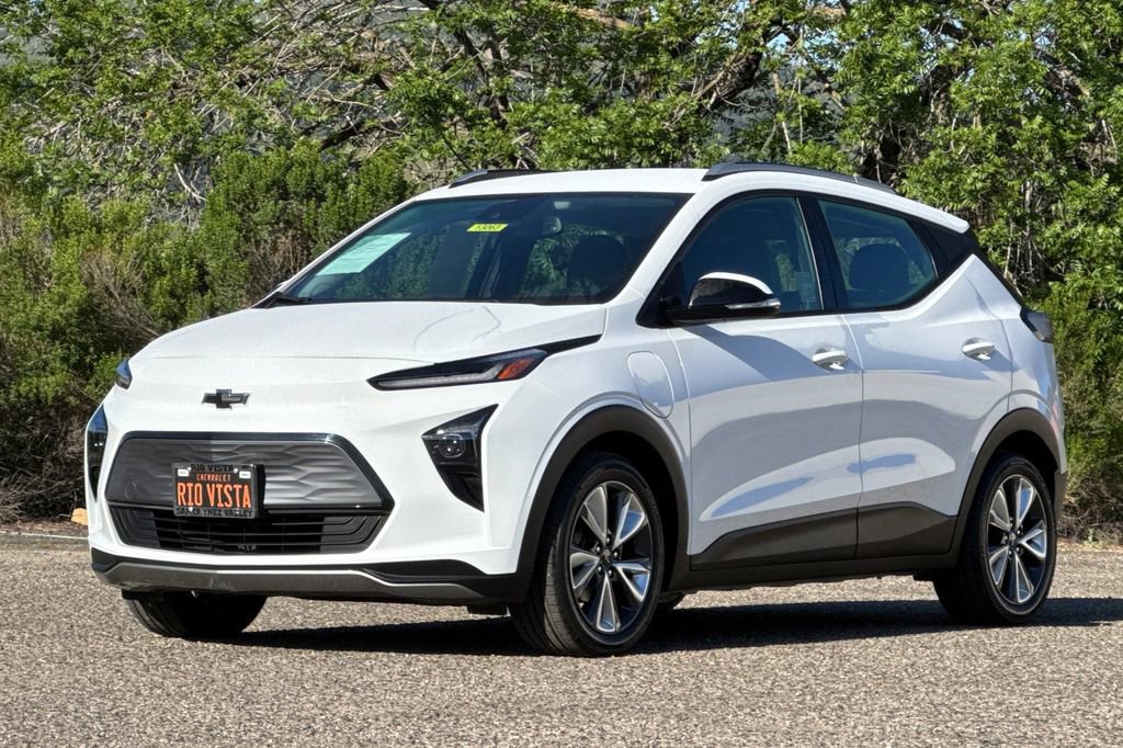 Certified 2023 Chevrolet Bolt EUV LT w/ Convenience Package image 8
