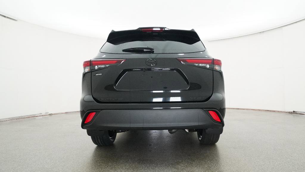 New 2026 Toyota Highlander XLE image 18