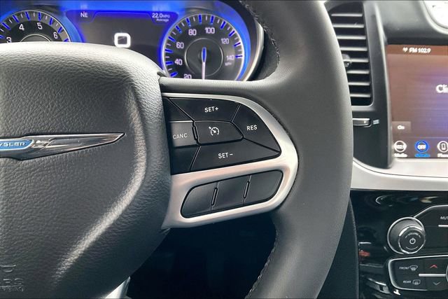 Used 2023 Chrysler 300 Touring image 21
