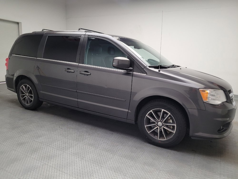 Used 2017 Dodge Grand Caravan SXT FWD image 11