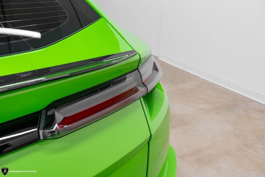 Used 2024 Lamborghini Urus Performante AWD/4WD image 18
