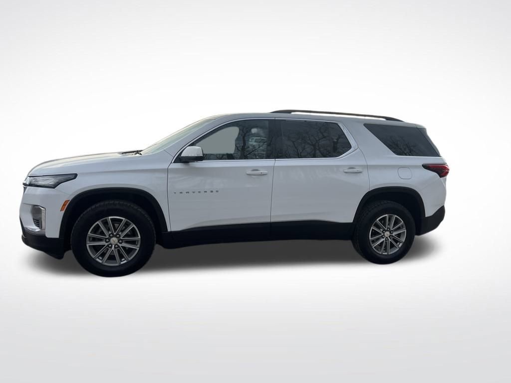 Used 2023 Chevrolet Traverse LT image 2