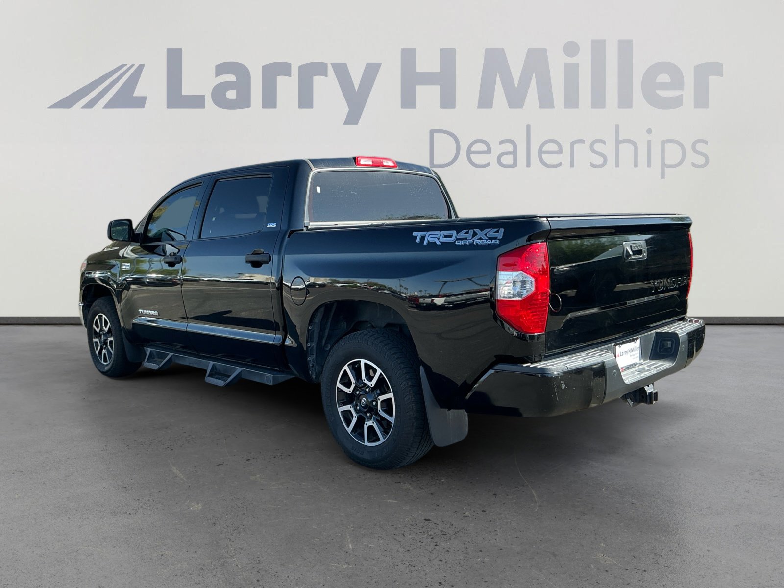 Used 2017 Toyota Tundra SR5 w/ TRD Off Road Package image 3