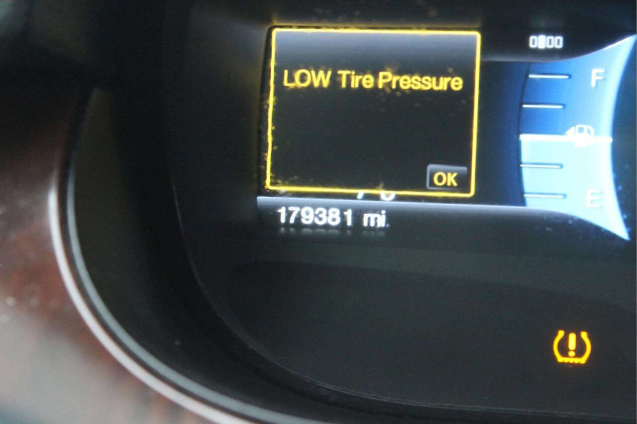 Used 2012 Ford Edge Limited AWD/4WD image 9