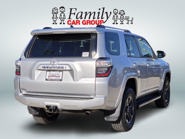 Certified 2024 Toyota 4Runner SR5 AWD/4WD image 4