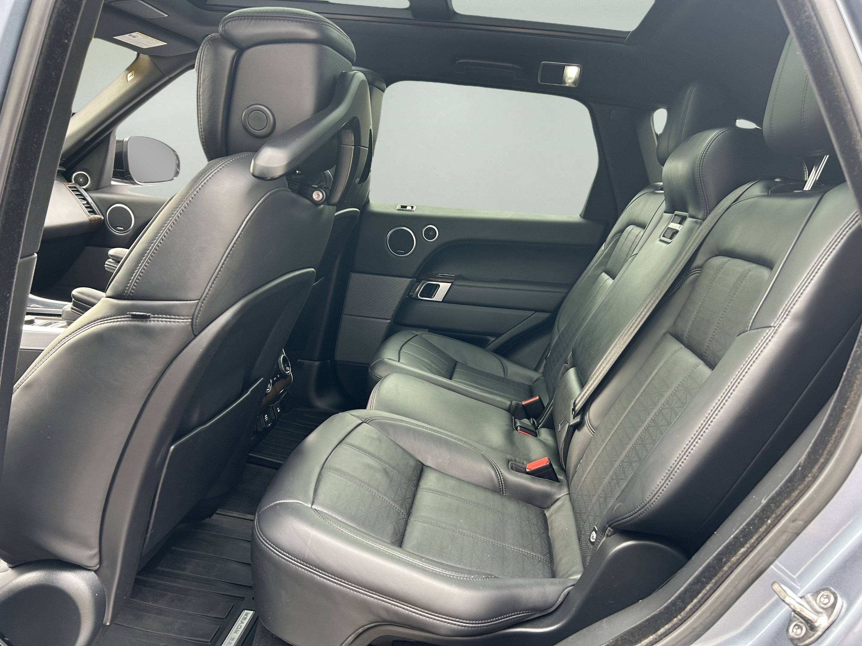 Used 2019 Land Rover Range Rover Sport HSE Dynamic image 12