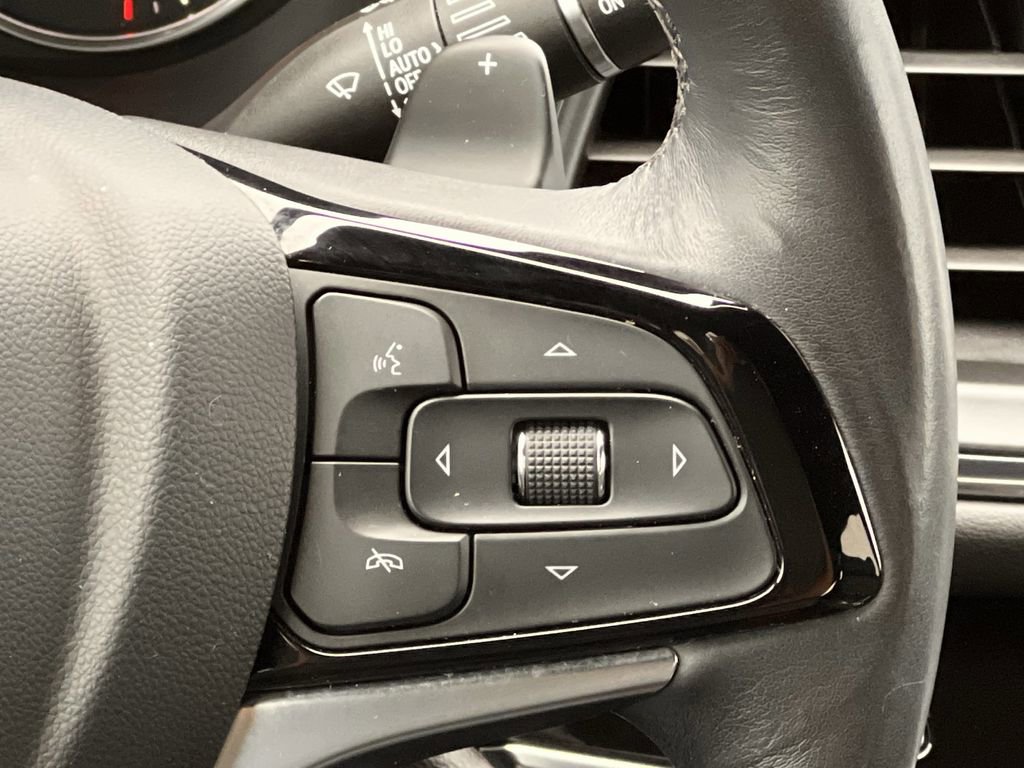 Used 2023 Buick Enclave Avenir image 16