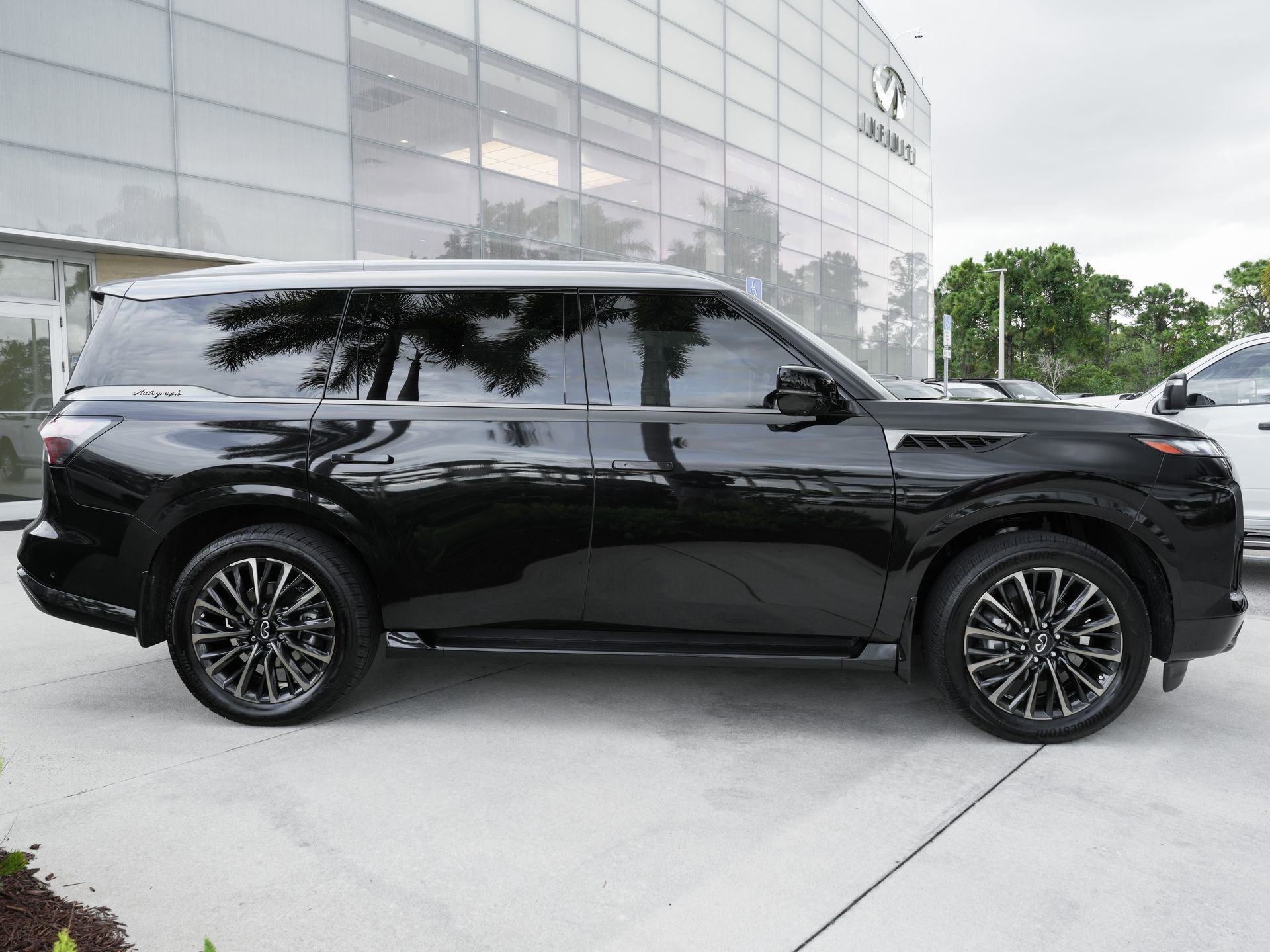 Certified 2026 INFINITI QX80 Autograph w/ Premium Cargo Package AWD/4WD image 25