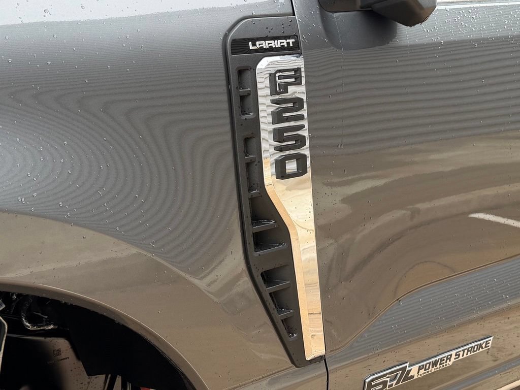 New 2026 Ford F250 Lariat w/ Black Appearance Package AWD/4WD image 10