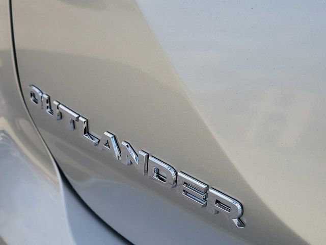 New 2026 Mitsubishi Outlander SE FWD image 9