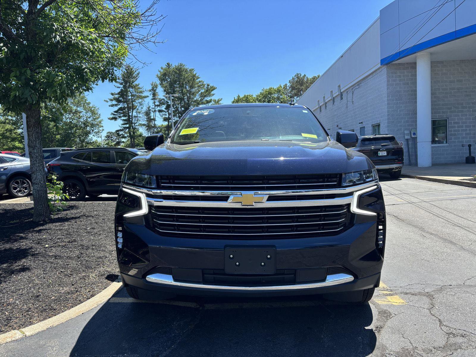Used 2021 Chevrolet Suburban LT AWD/4WD image 2