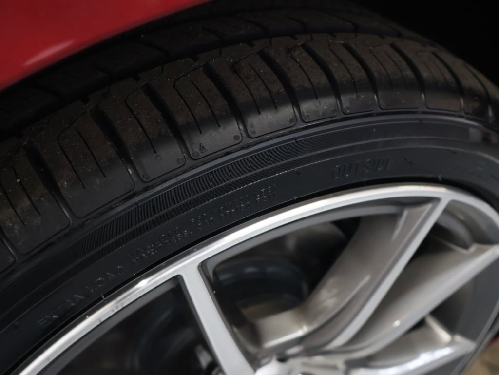 Used 2023 Genesis G70 2.0T image 31