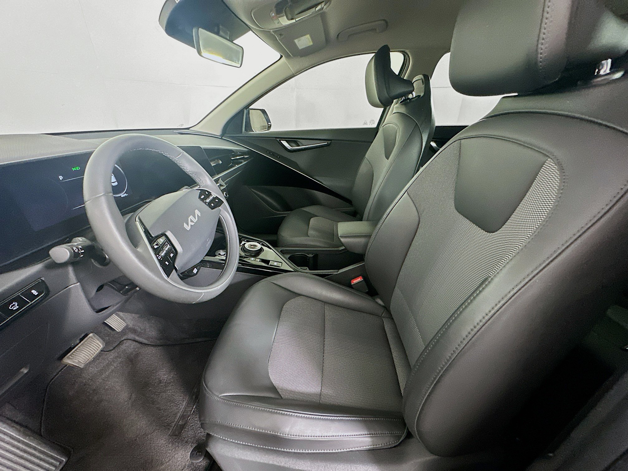 Used 2023 Kia Niro Wind FWD image 13