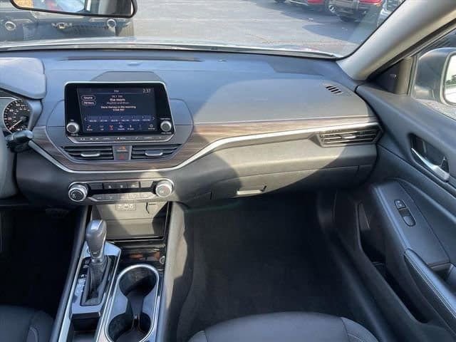 Used 2024 Nissan Altima 2.5 SV image 10