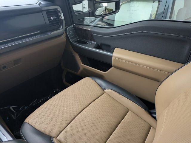 Used 2025 Ford F250 Lariat w/ Lariat Ultimate Package image 13