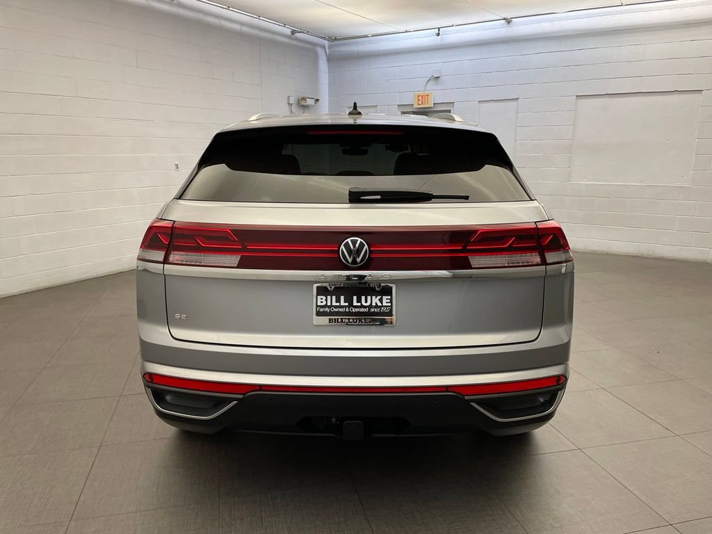 Used 2024 Volkswagen Atlas Cross Sport SE FWD image 10