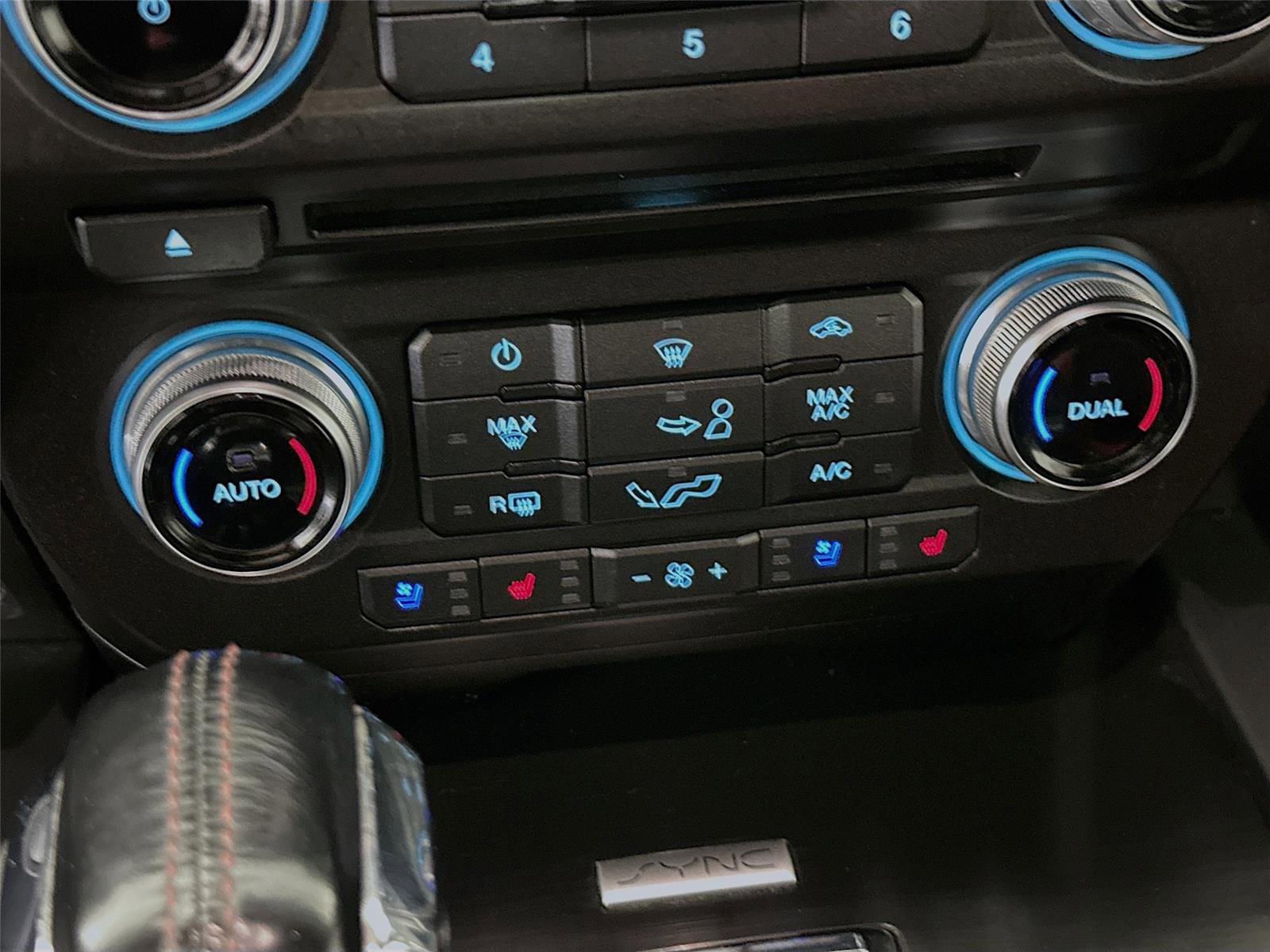 Used 2018 Ford F150 Lariat w/ Equipment Group 502A Luxury image 9