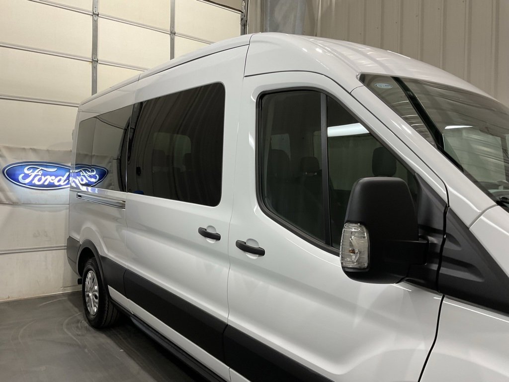 Used 2025 Ford Transit 350 XLT image 4