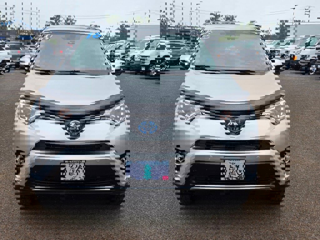 Used 2016 Toyota RAV4 XLE image 3