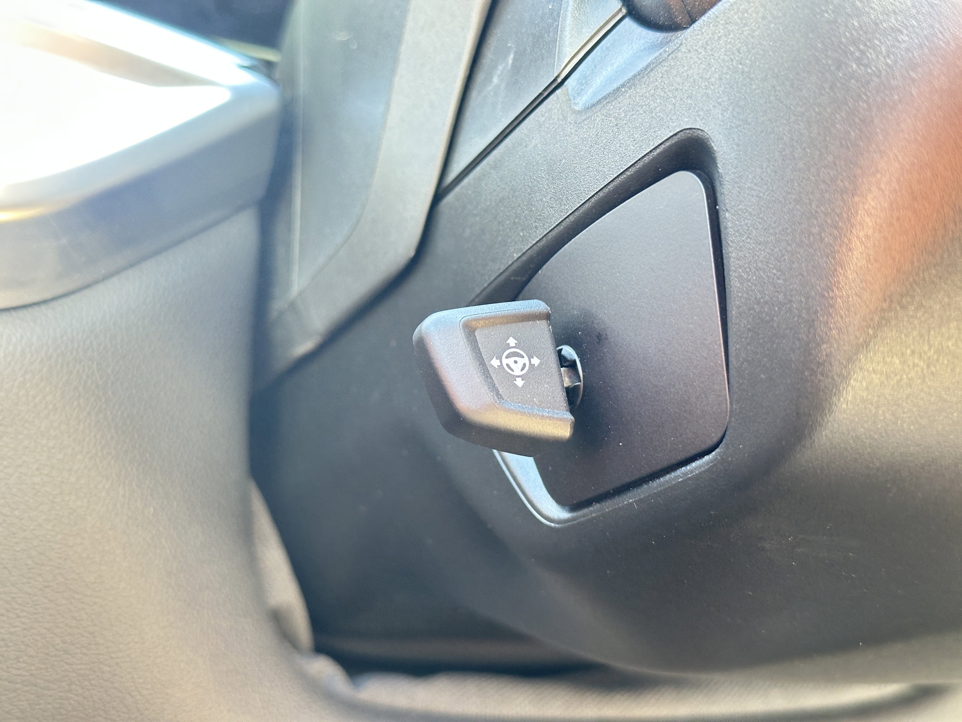 Used 2023 BMW X7 M60i w/ Executive Package image 29