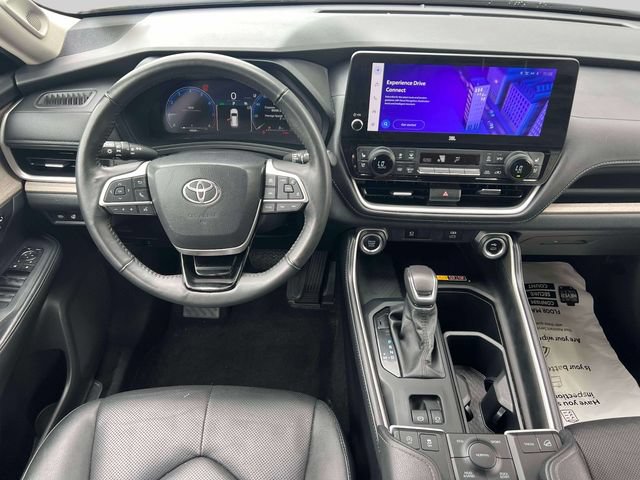 Certified 2024 Toyota Grand Highlander AWD image 17