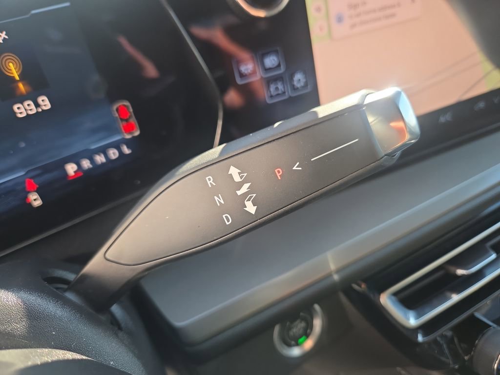 Certified 2025 Chevrolet Traverse LT w/ Sun and Wheel Package AWD/4WD image 23