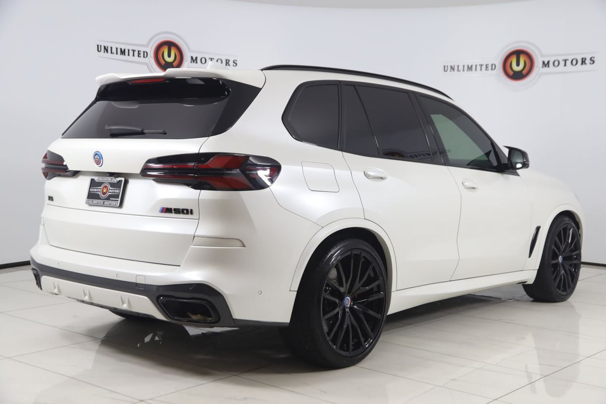 Used 2022 BMW X5 M50i w/ Executive Package AWD/4WD image 3