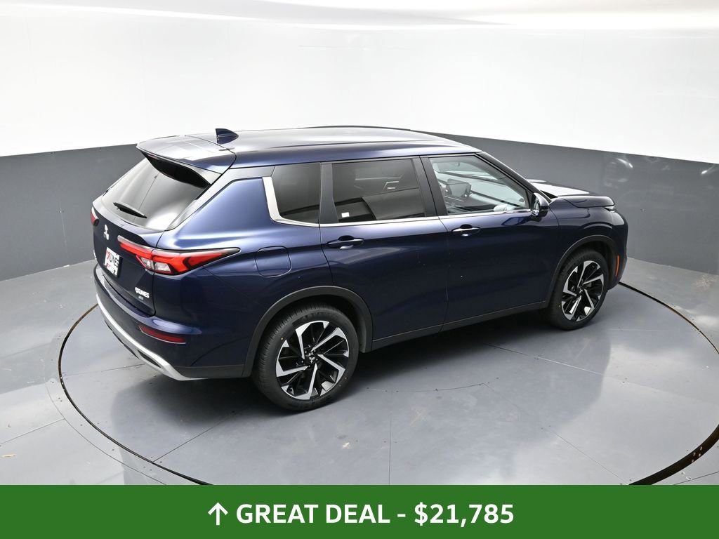 Used 2024 Mitsubishi Outlander SE image 43