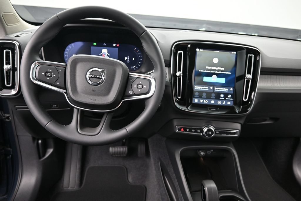 New 2026 Volvo XC40 B5 Core w/ Climate Package AWD/4WD image 11