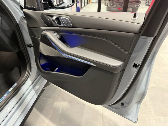 Used 2026 BMW X7 xDrive40i w/ M Sport Package image 31