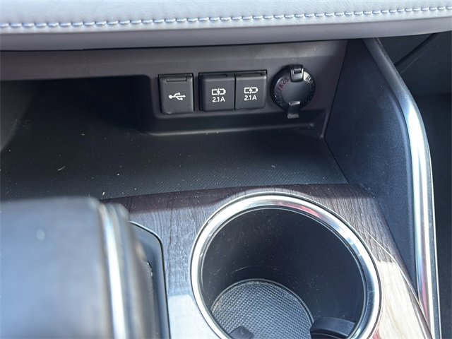 Used 2021 Toyota Highlander Platinum image 28