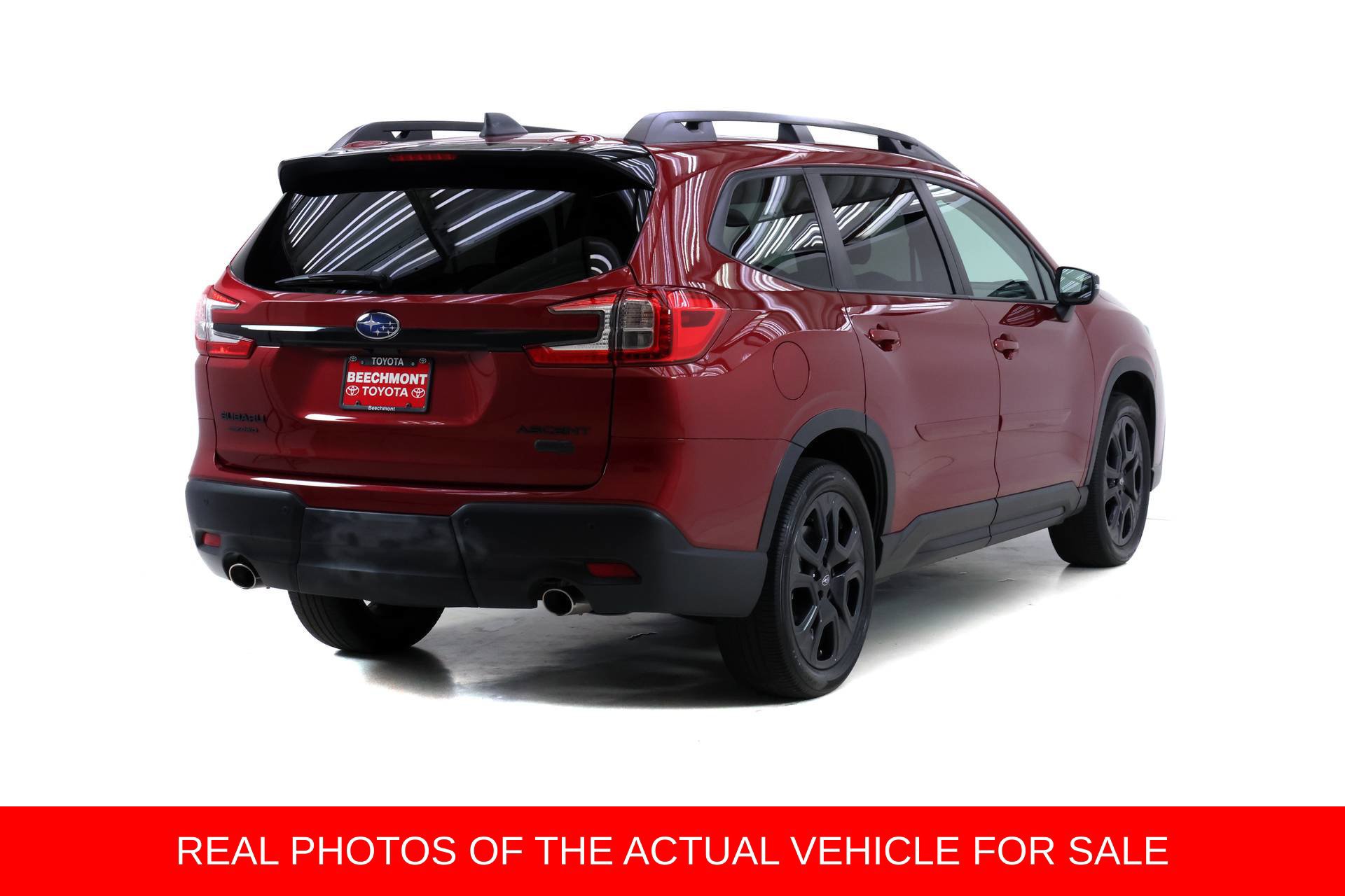 Used 2023 Subaru Ascent Onyx Edition AWD/4WD image 2