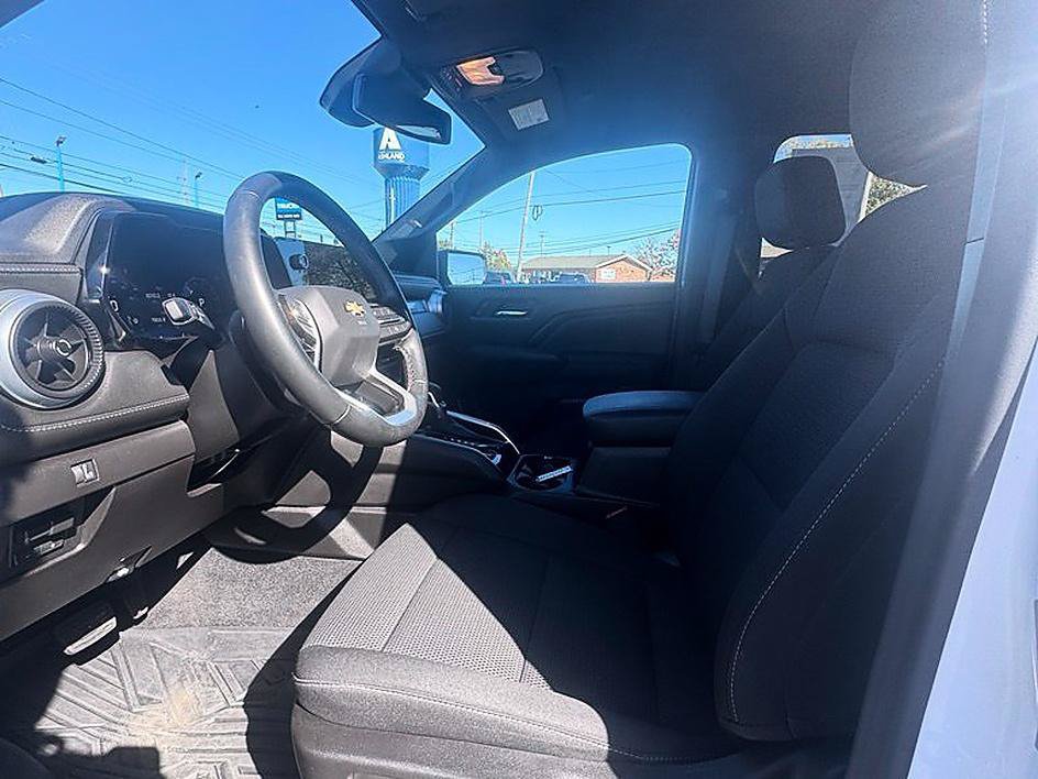 Used 2026 Chevrolet Colorado LT w/ LPO, Pro Essentials Package AWD/4WD image 8