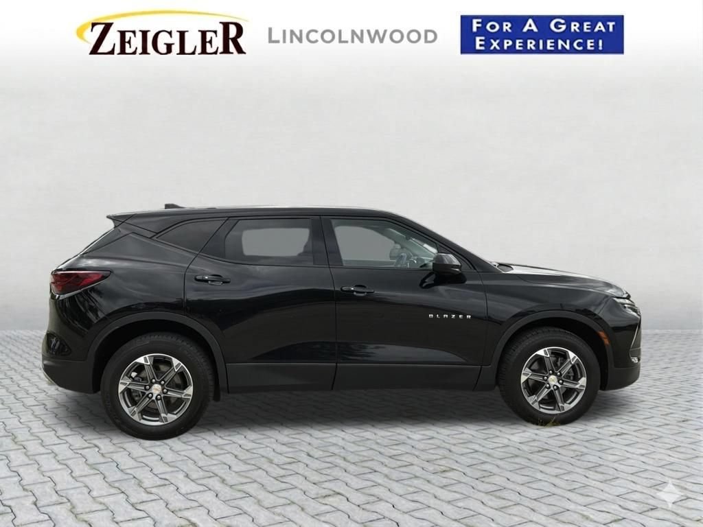 Used 2023 Chevrolet Blazer LT w/ Driver Confidence Package AWD/4WD image 8