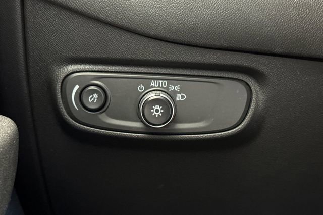 Used 2023 Chevrolet Equinox RS FWD image 39