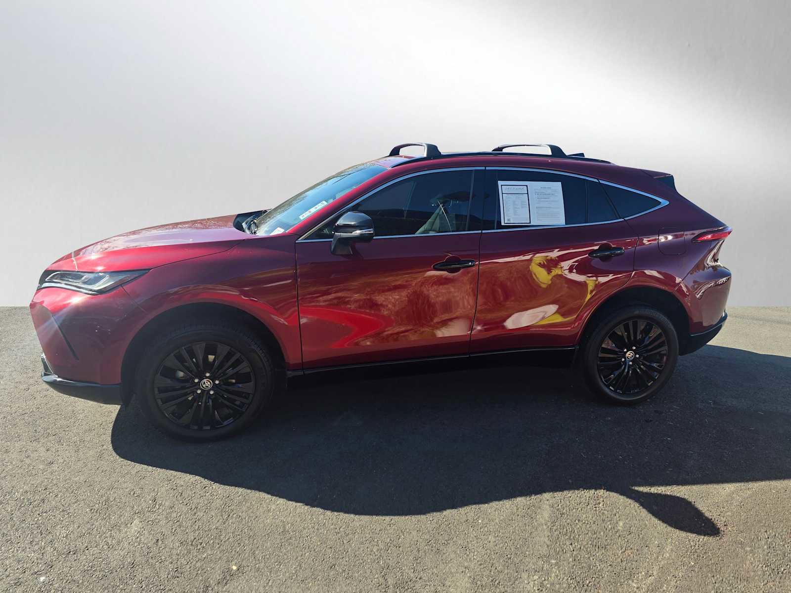 Used 2023 Toyota Venza Nightshade image 6