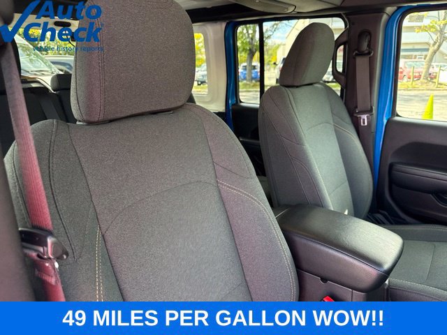 Used 2024 Jeep Wrangler Unlimited w/ Convenience Group AWD/4WD image 24