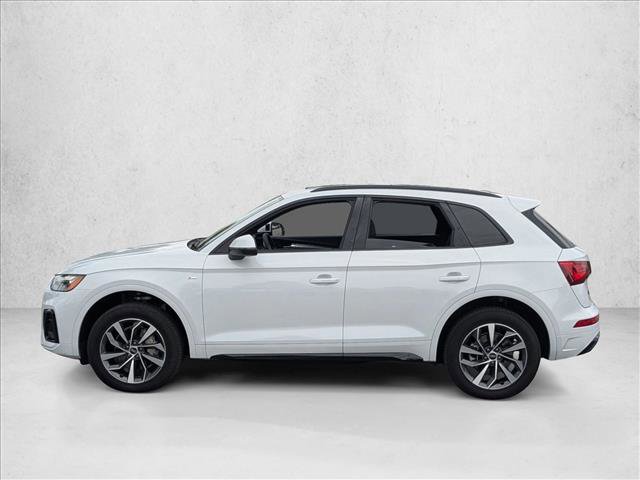 Certified 2024 Audi Q5 2.0T Premium w/ Summer of Audi Package AWD/4WD image 8