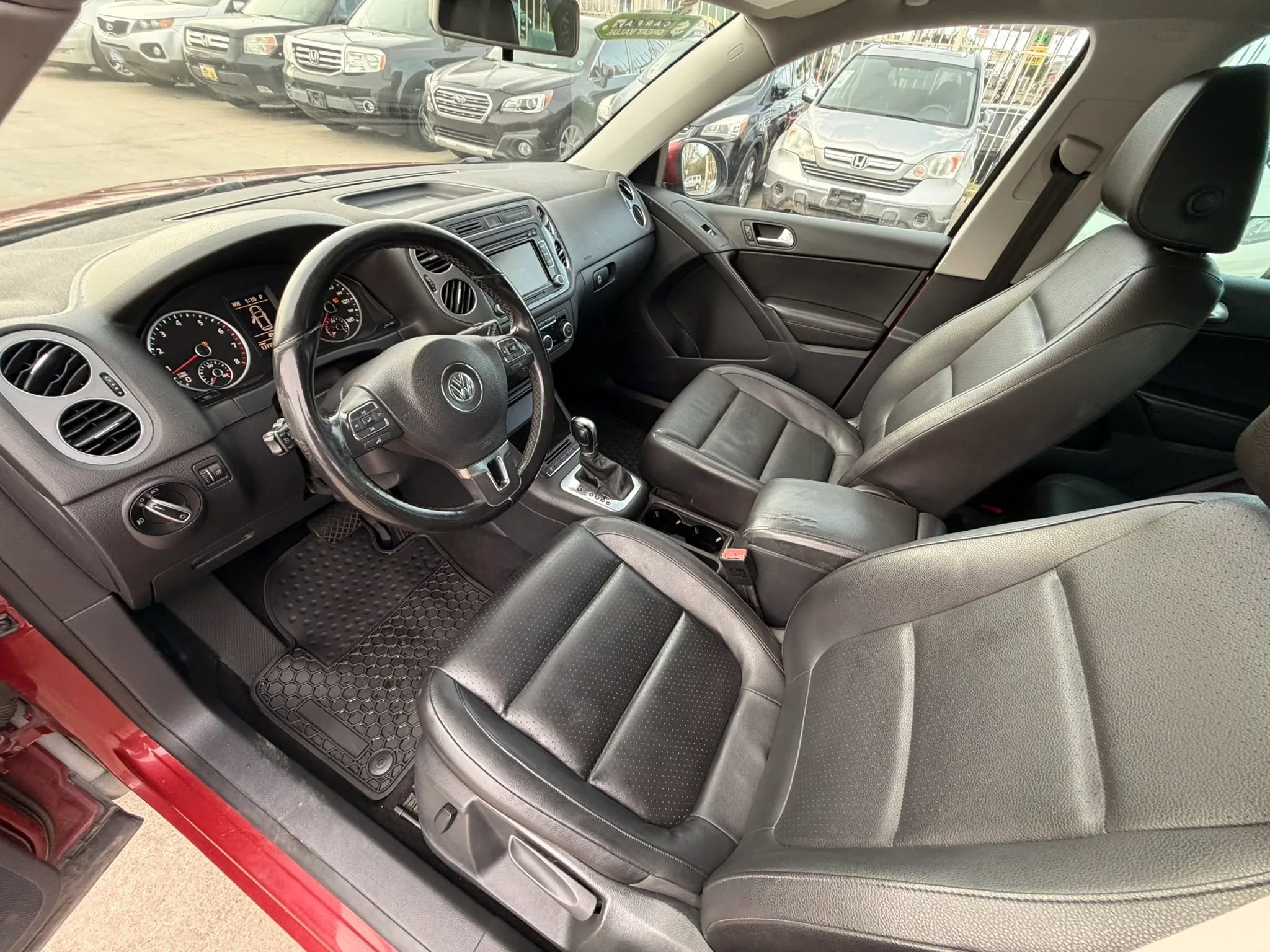 Used 2012 Volkswagen Tiguan S FWD image 17
