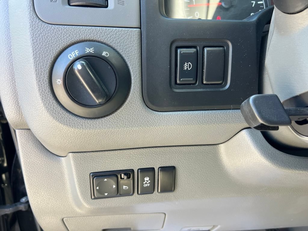 Used 2016 Nissan NV 3500 SL RWD image 10