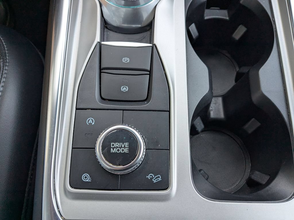 Used 2023 Ford Explorer XLT w/ Equipment Group 202A AWD/4WD image 19