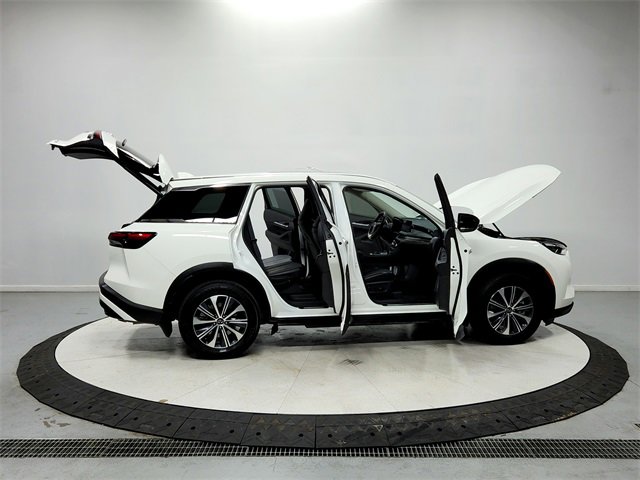 Used 2025 INFINITI QX60 Pure image 16