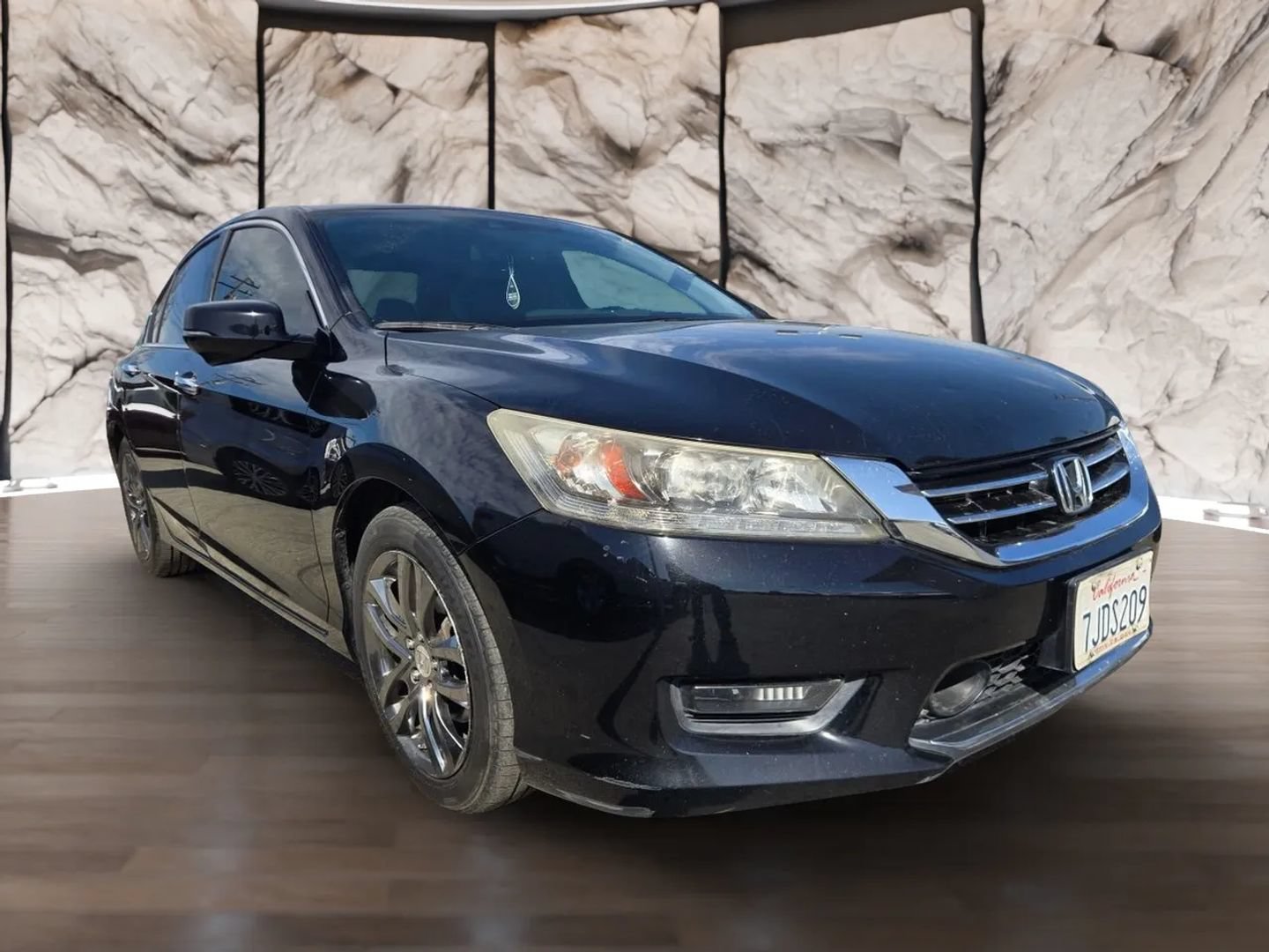 Used 2015 Honda Accord Touring image 3